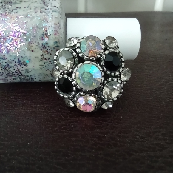 Bursting Crystals Cocktail Ring - Picture 7 of 12